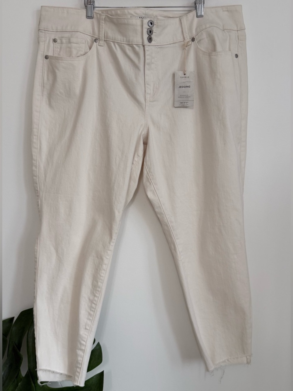 Torrid Off-White High-Rise Denim Jeans Jeggings Women’s 22R